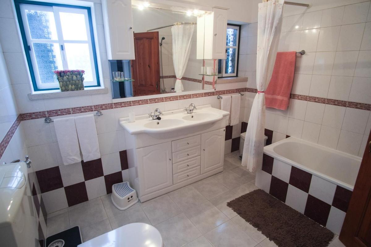 A Casa do Olival - zona Castelo do Bode-Tomar - Housity