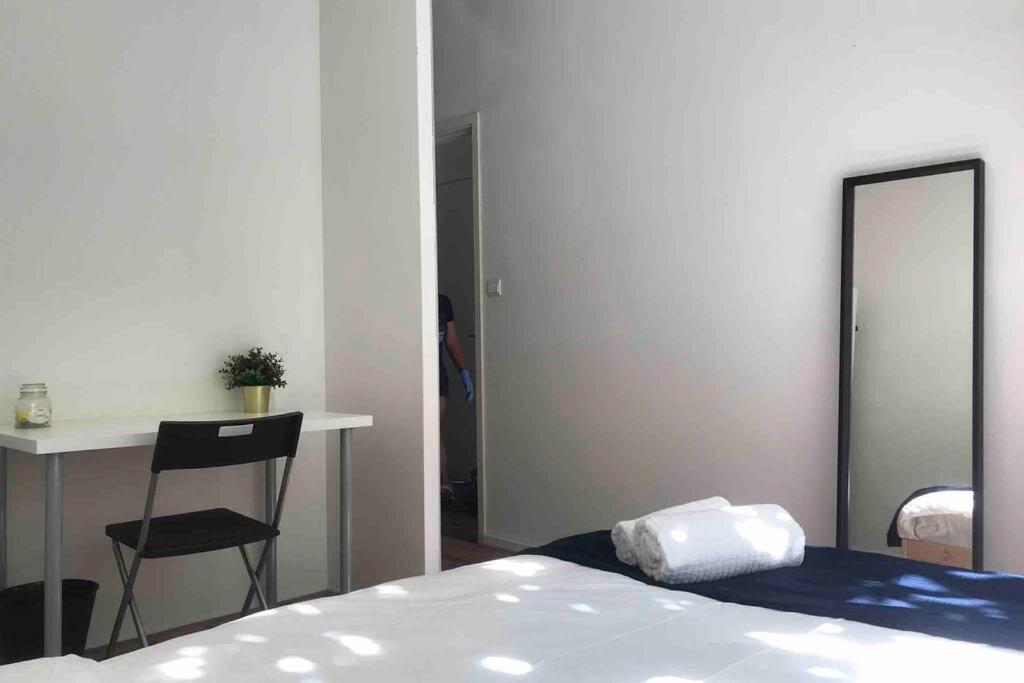 New Cozy Room with Private Bathroom Delft City P-room 1 - Housity