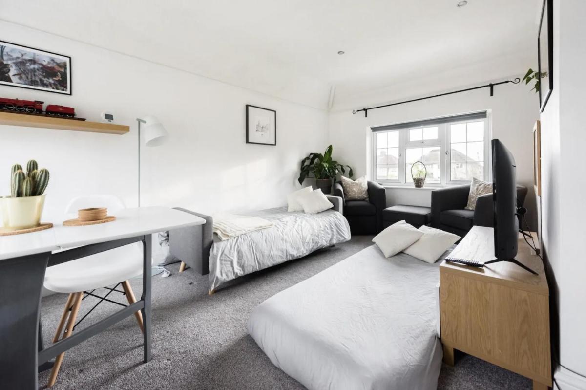 The Film Studio Appartement 5 min to Harry Potter - Housity