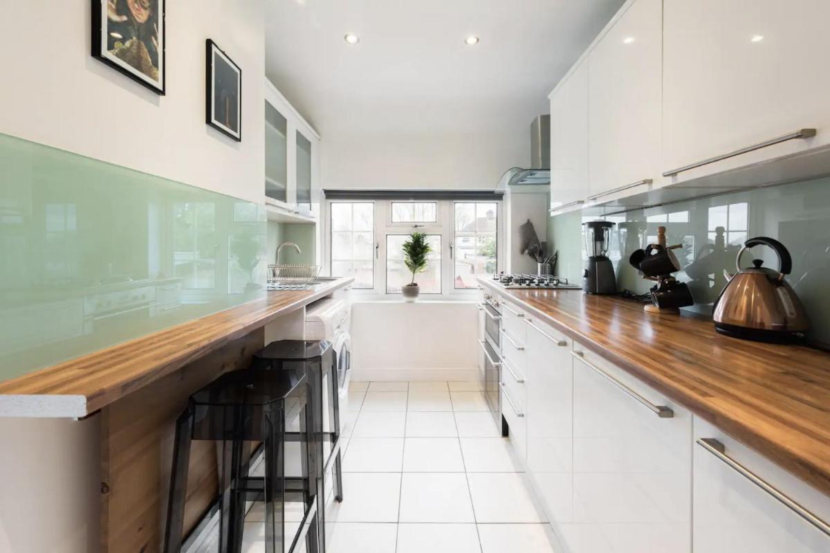 The Film Studio Appartement 5 min to Harry Potter - Housity