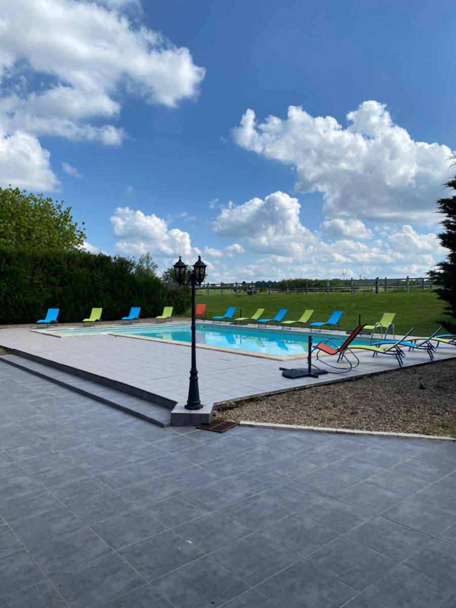 Soie Villalunoterie Futuroscope Piscine Spa 6pers - Housity