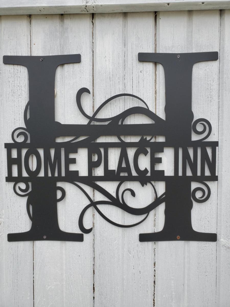 The Home Place Inn - Housity
