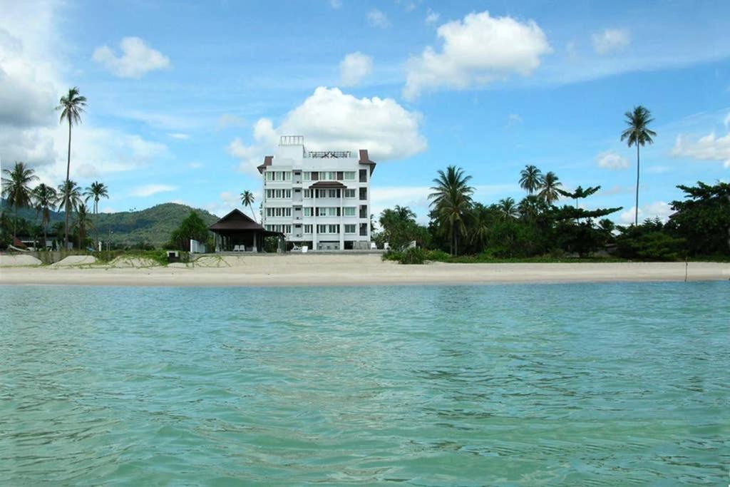 Khanom Beachfront Apartment 3 Internet 100 Mbps - Housity