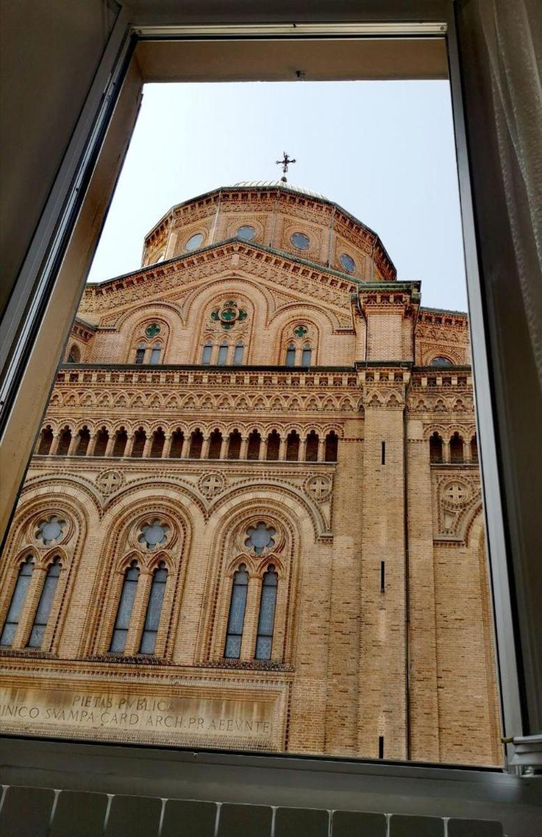 CAMERA e BAGNO PRIVATO a 3 minuti dalla Stazione - Housity