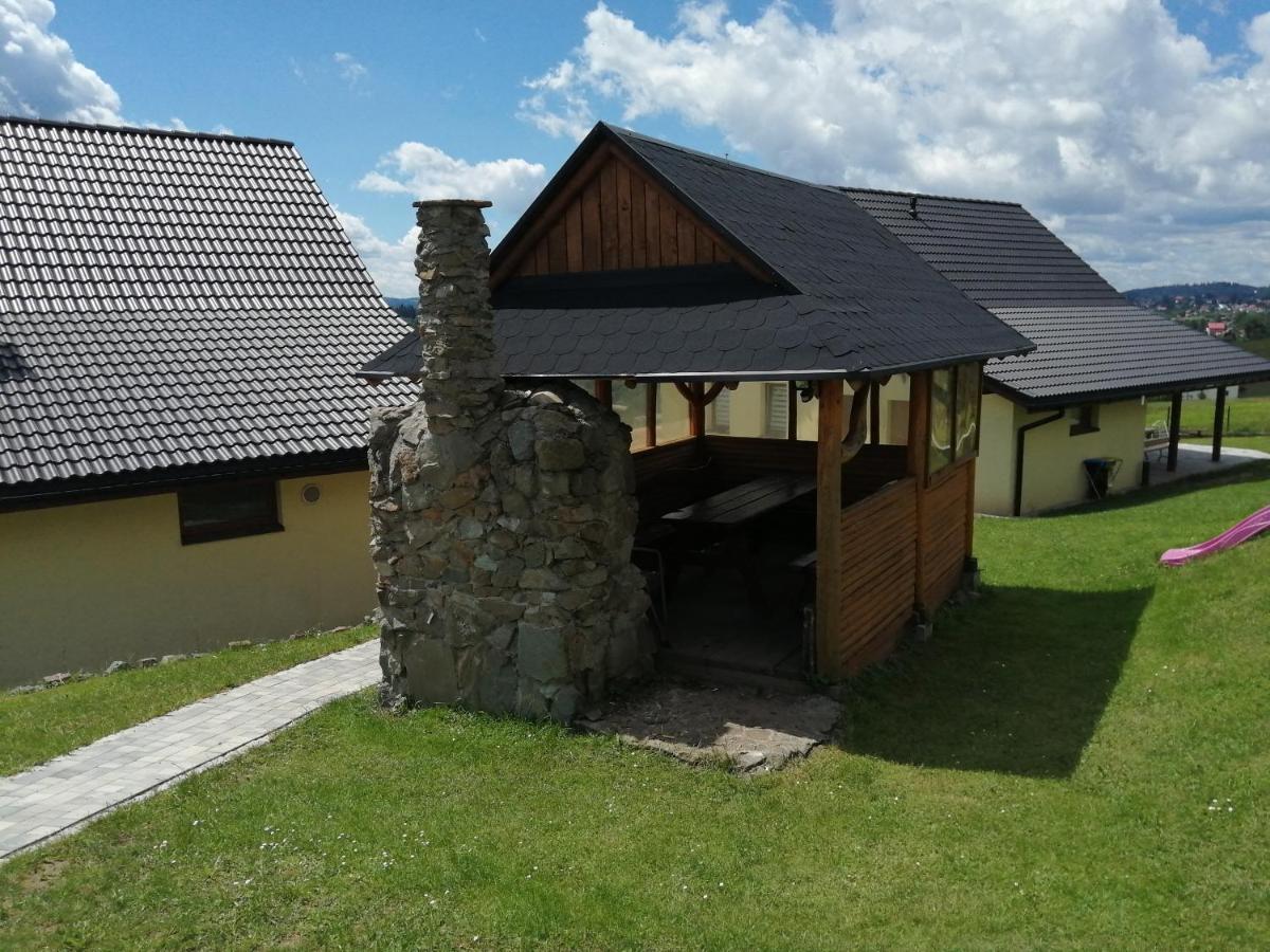 Domki pod Beskidem - Housity