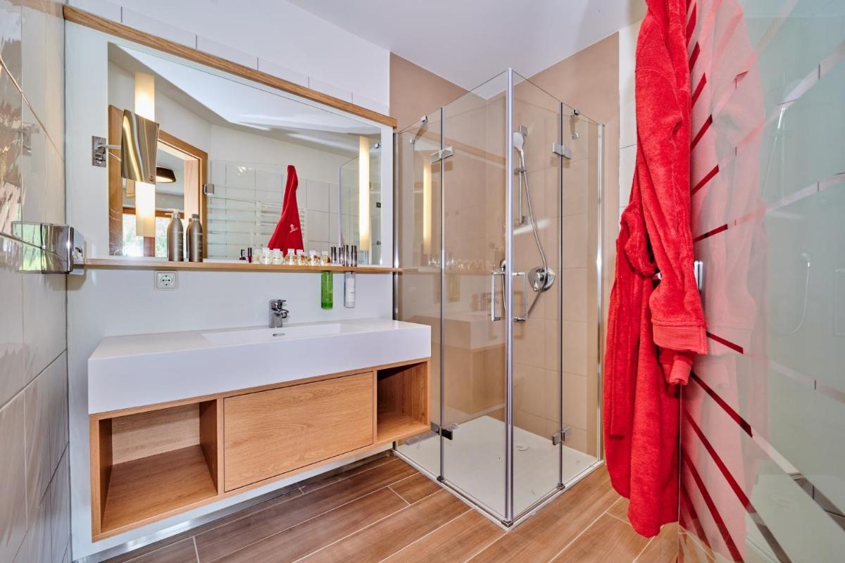 Ein Badezimmer in der Unterkunft Der Birkenhof Spa & Genuss Resort