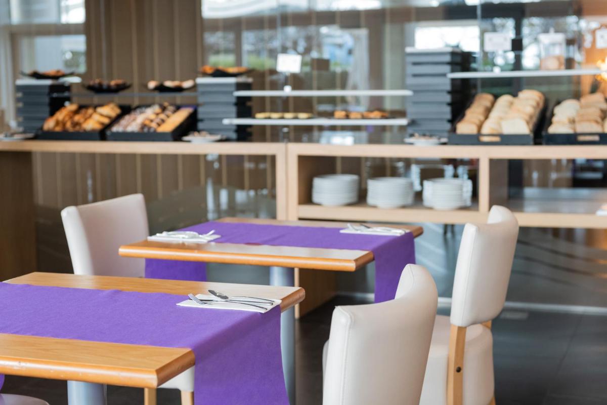 Un restaurante o sitio para comer en Atenea Port Barcelona Mataró