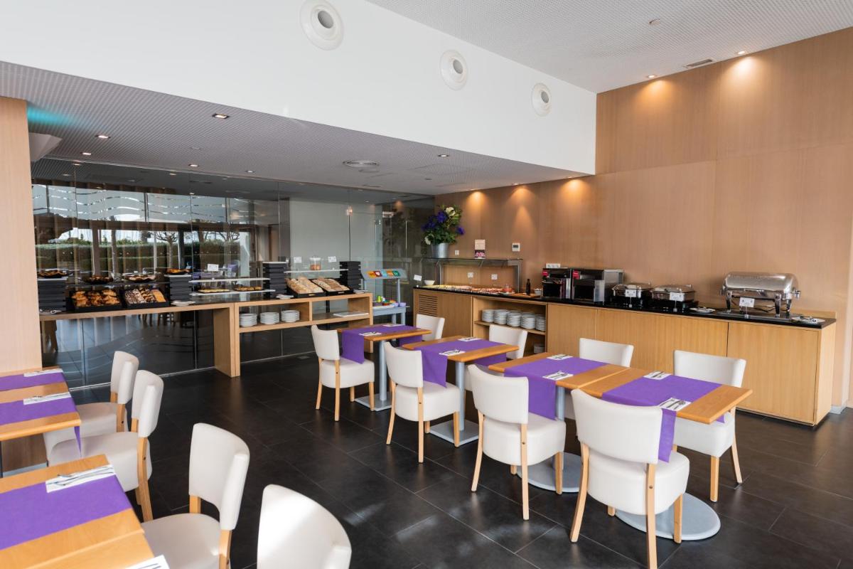 Un restaurante o sitio para comer en Atenea Port Barcelona Mataró