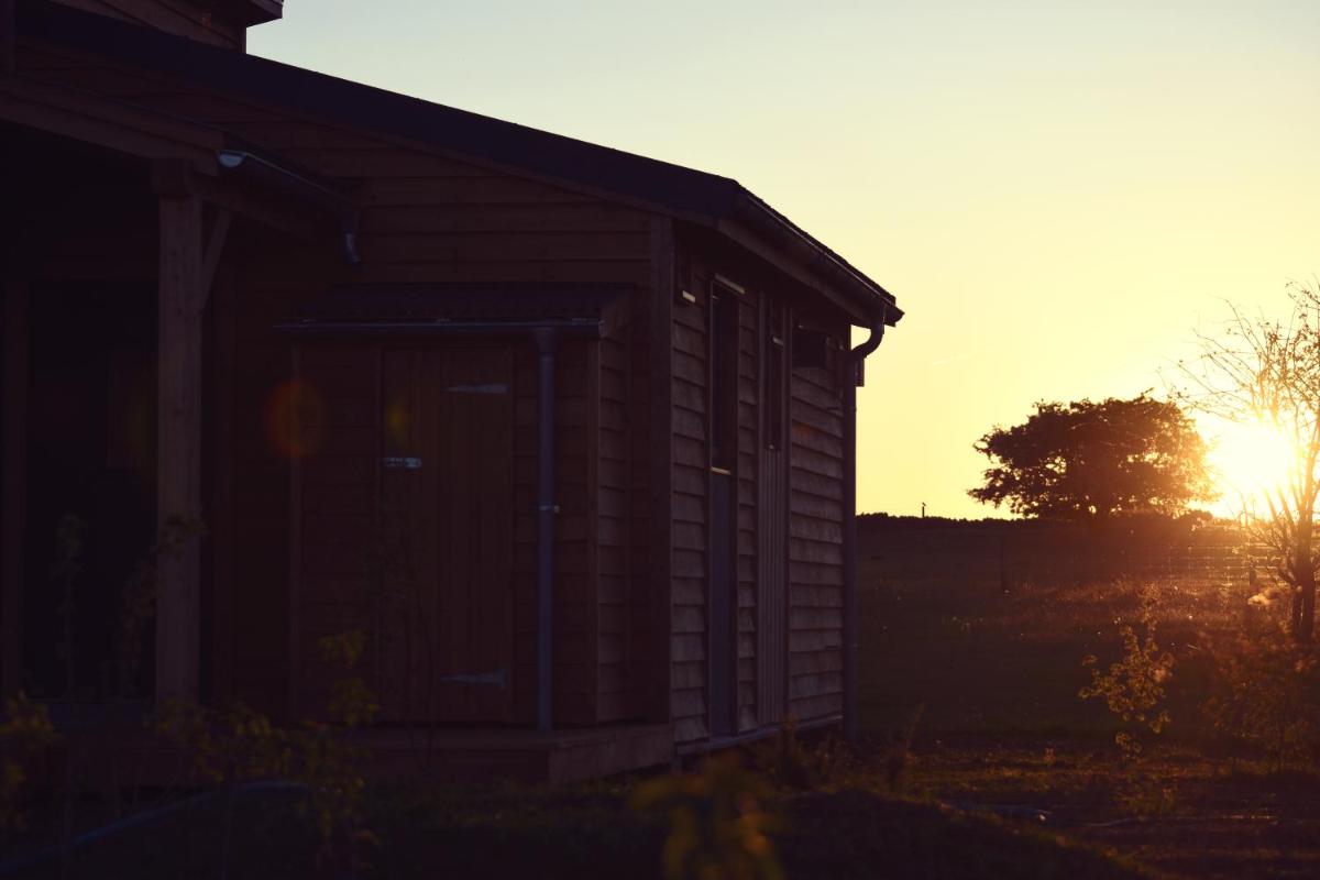 Sunset Lodges at Cotswold Farm Park - Housity