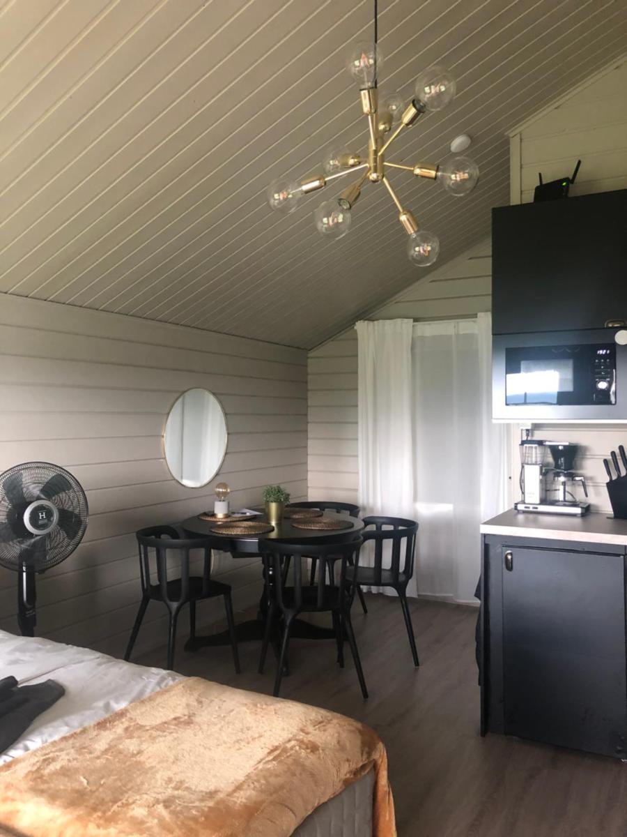 Niuron mökit - Housity