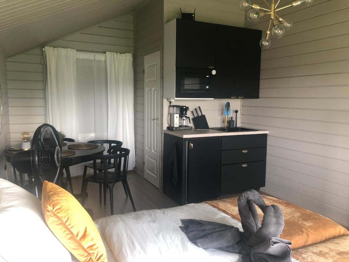 Niuron mökit - Housity