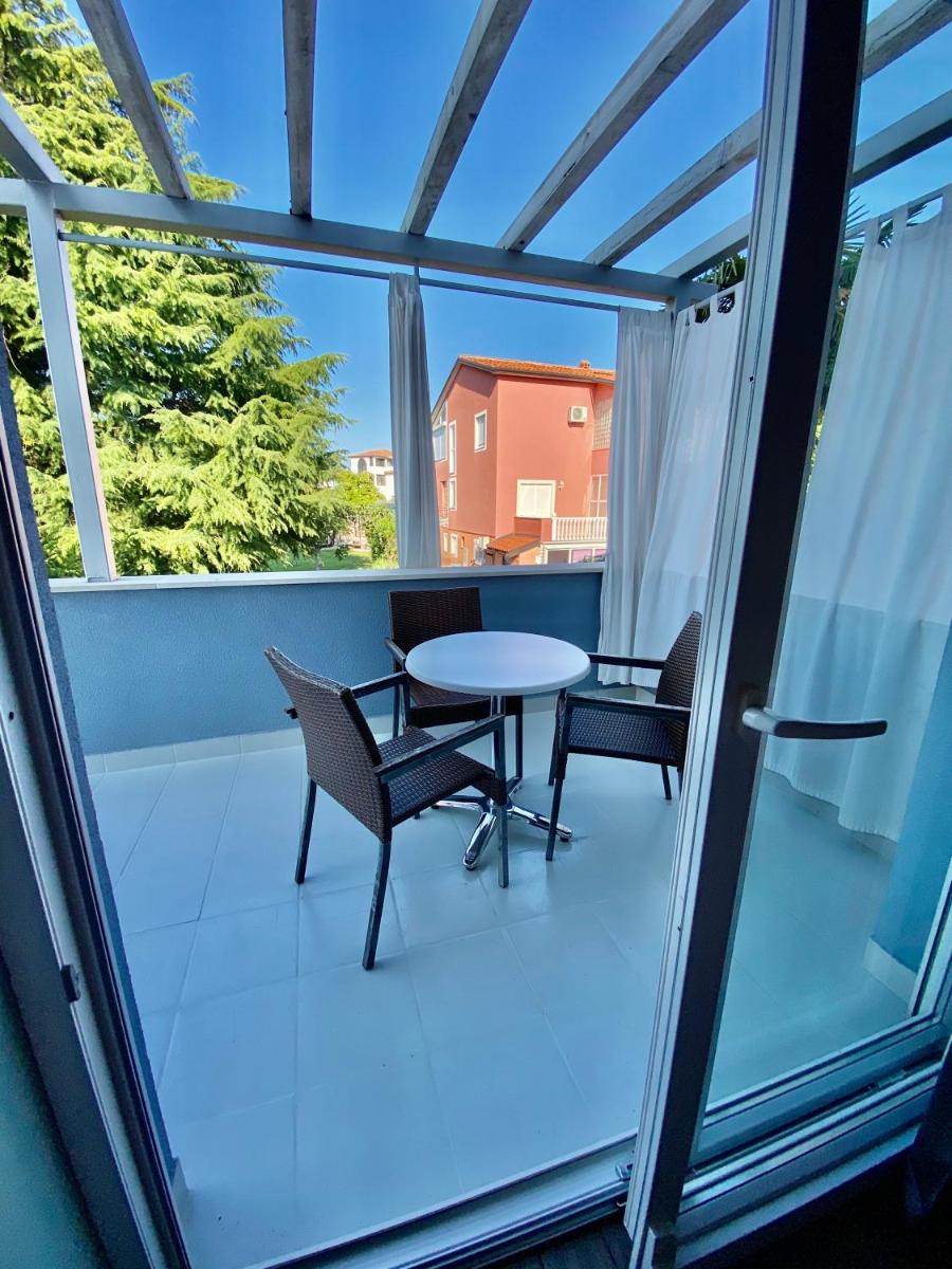 Iris Studios - Housity