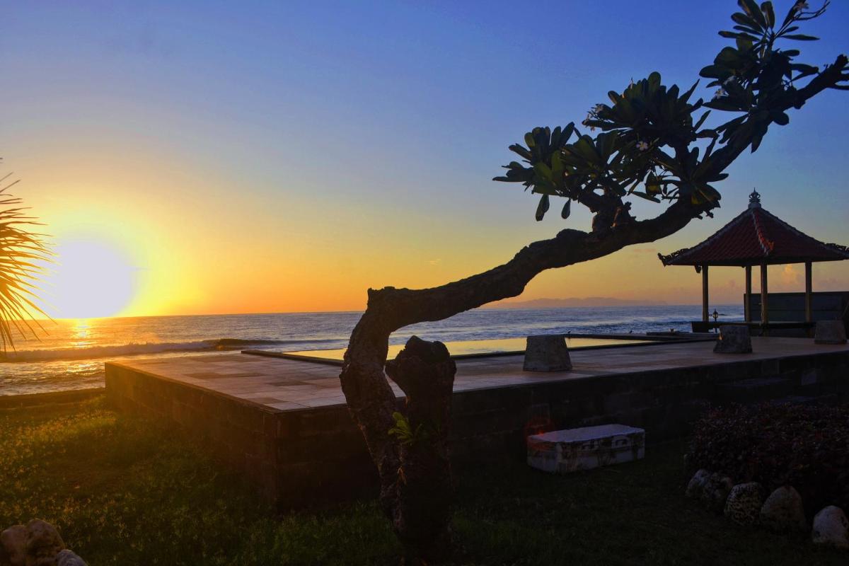 Cave Beach Bungalow - Housity