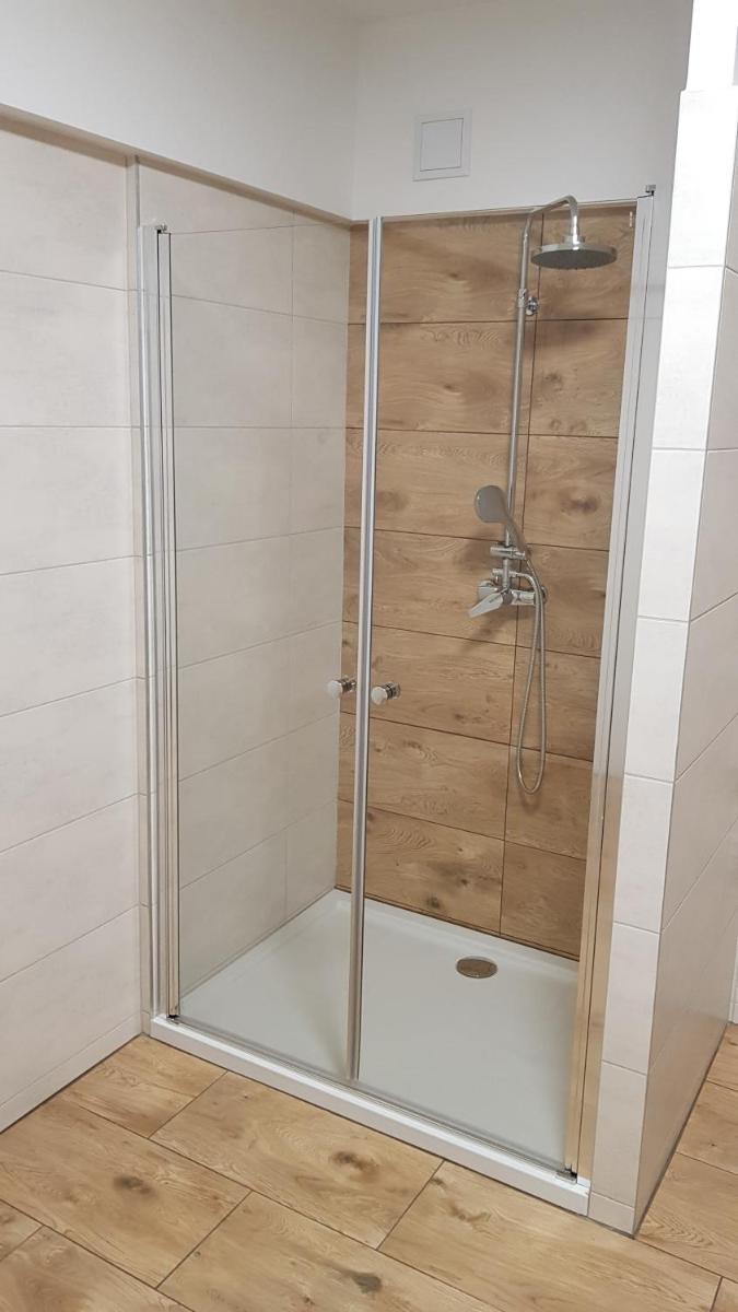 Pokoje gościnne vis a vis Retro - Housity