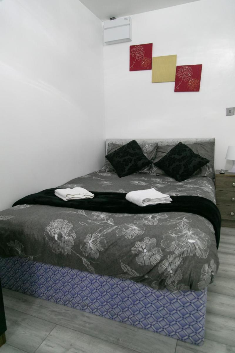 Cheetham Hills Apartments - Housity