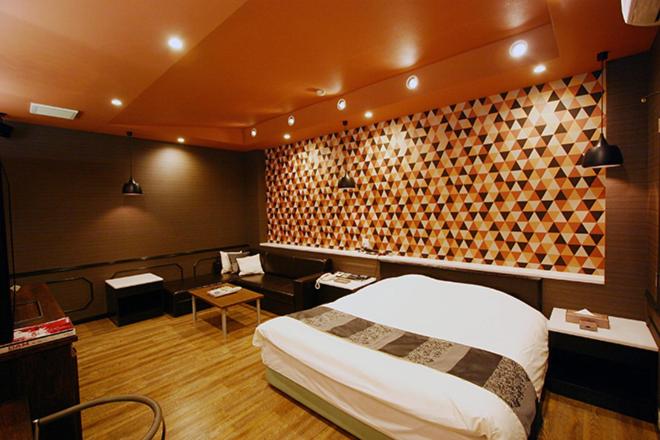 Lex Suwa (Adult Only) - Housity