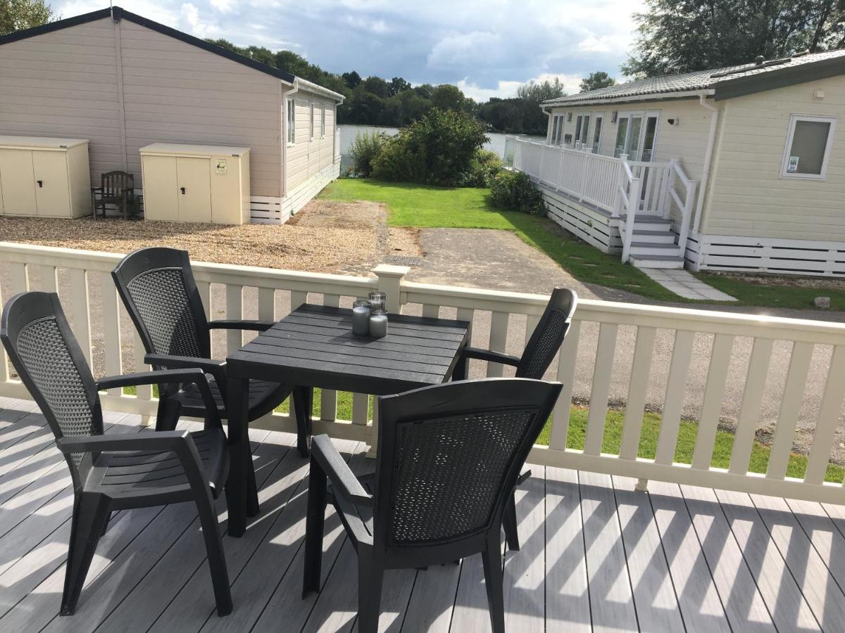 Chichester Lakeside - Housity