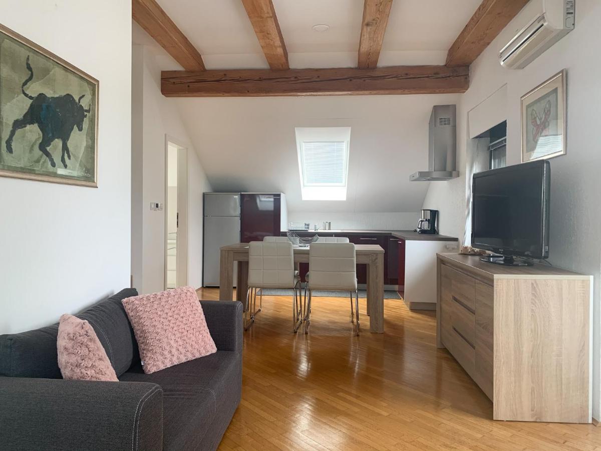 Ela's Apartment - Housity