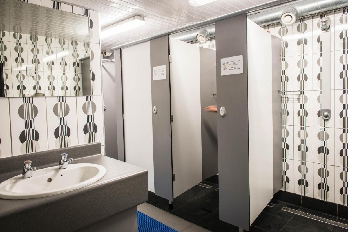 Sheilas Tourist Hostel - Housity