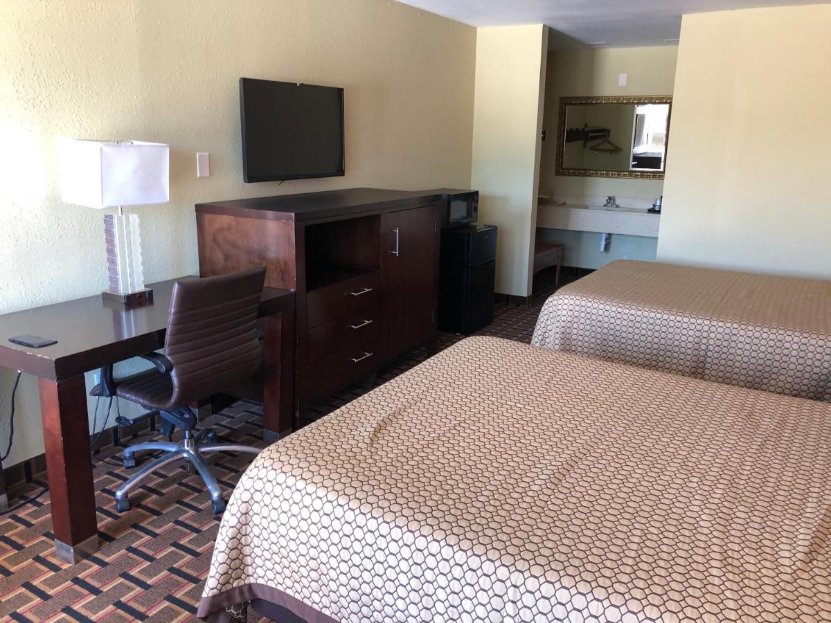 La Grange Executive Inn and Suites - Housity
