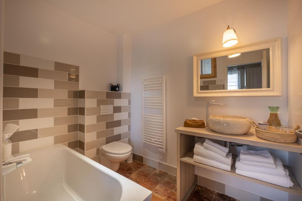 Salle de bains dans l'établissement La Marine de Loire Hôtel & Spa