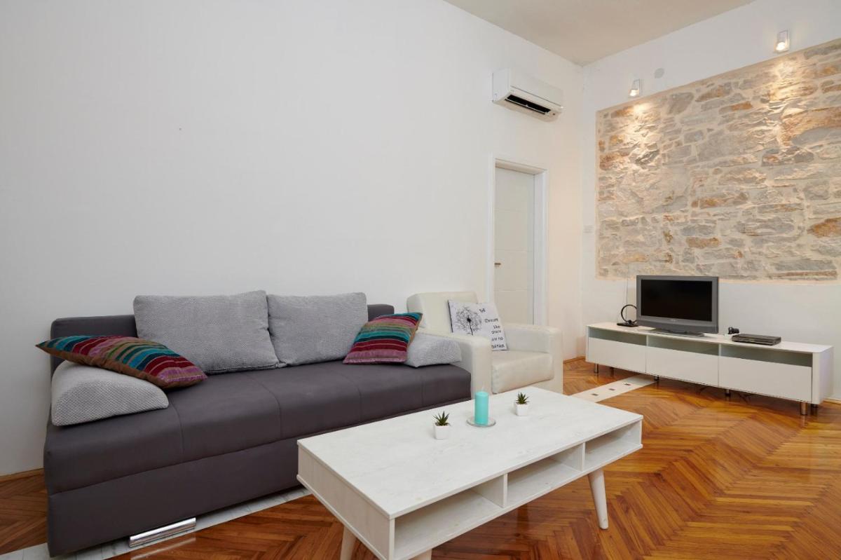 Excellent city apartment in antic Pula - Housity