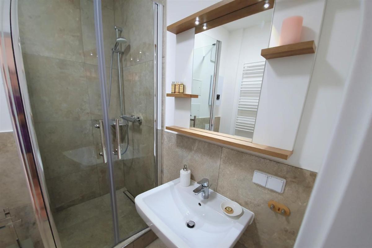 PB Ferienwohnungen - FeWo 2 - Stilvoll eingerichtetes Apartment im Herzen Senftenbergs - Hizvo