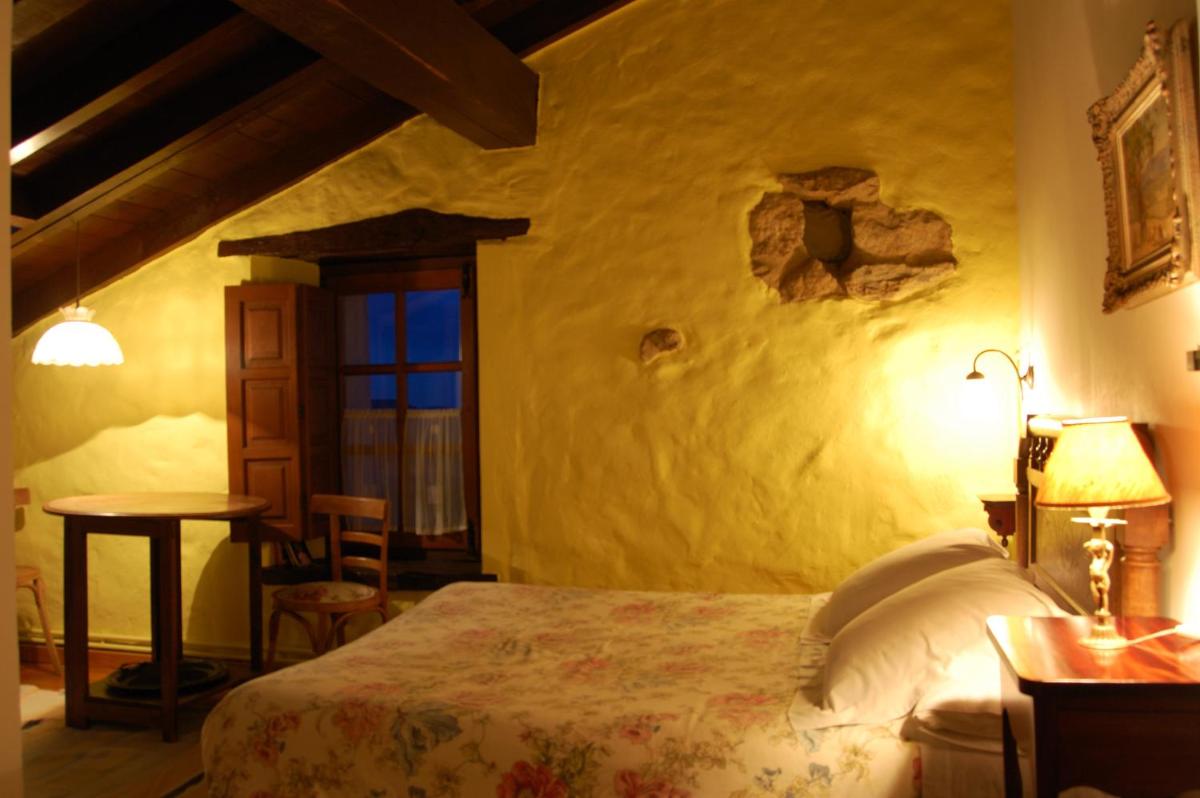 La Casona de Villanueva de Colombres - Housity