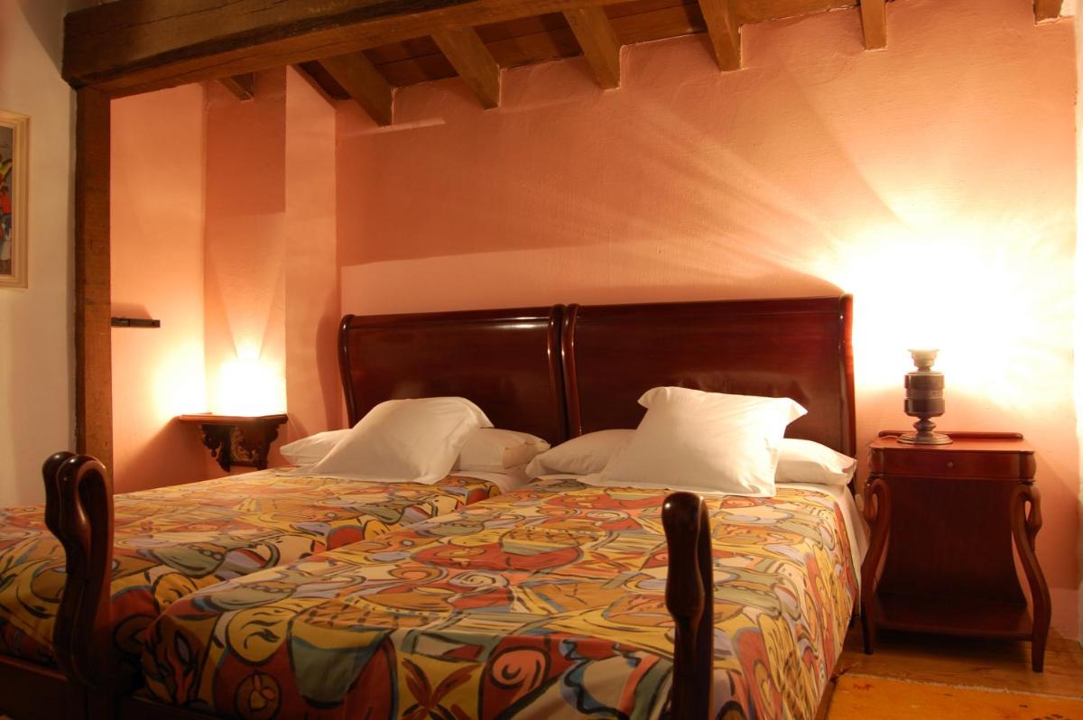 La Casona de Villanueva de Colombres - Housity