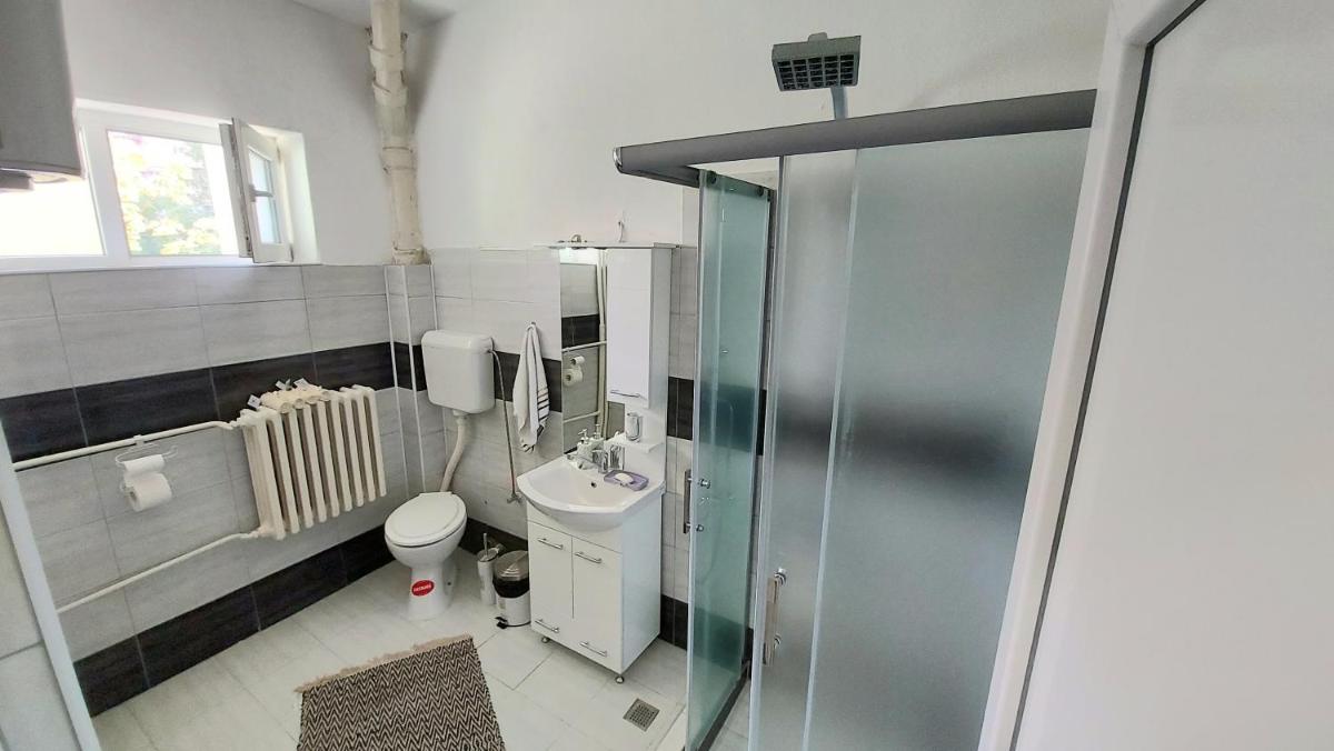 Inner City Two Bedroom Apartment - Hizvo