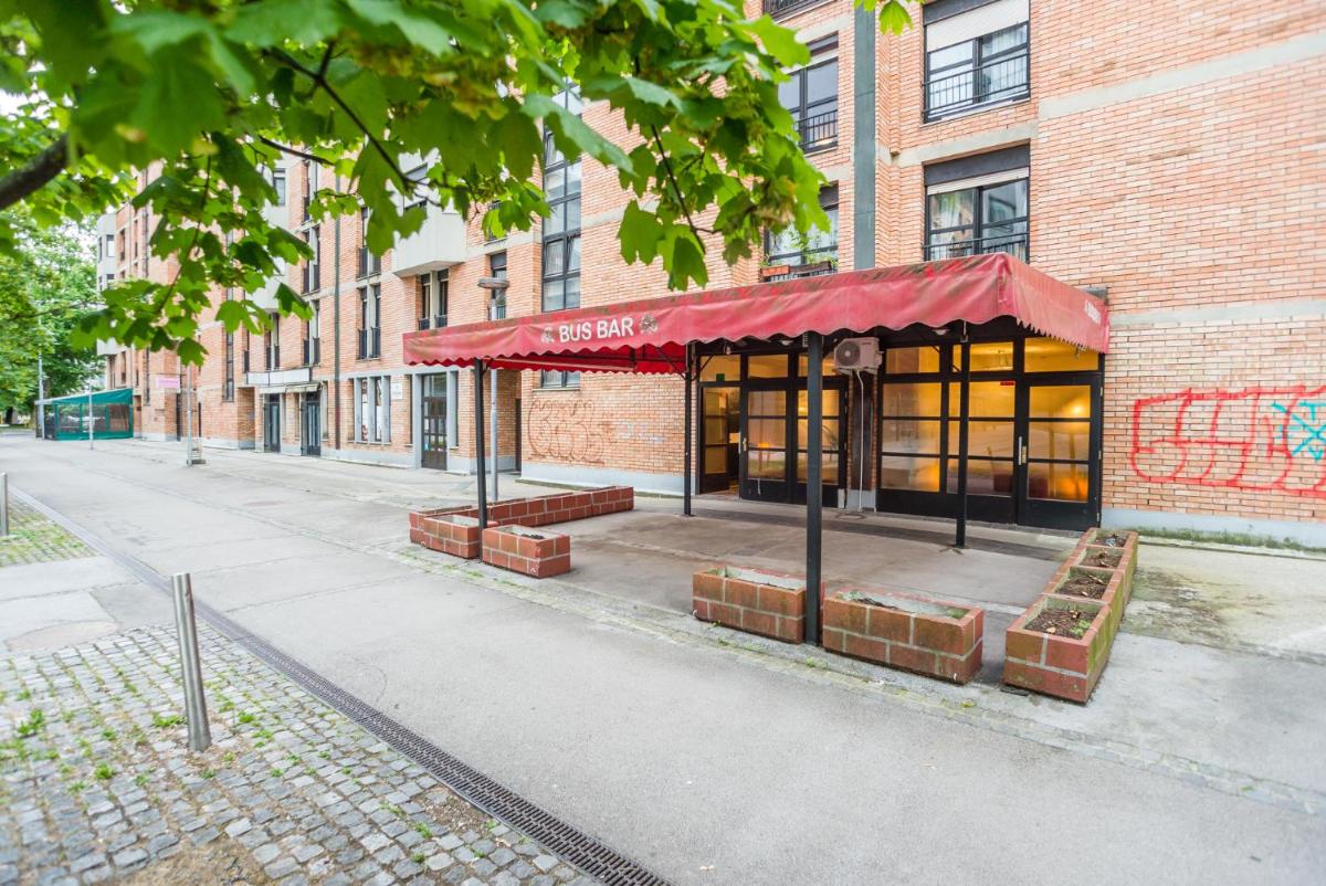 Apartma N'Poznam - Housity