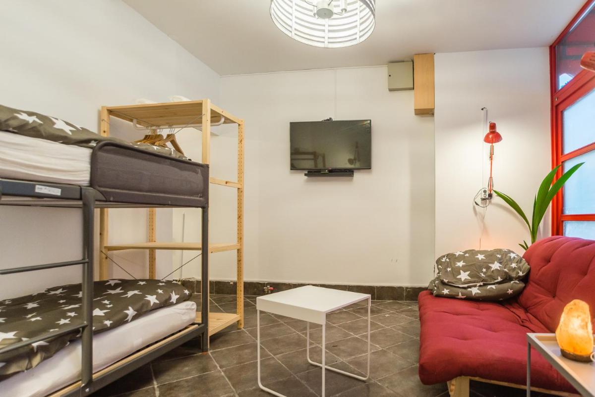 Apartma N'Poznam - Housity