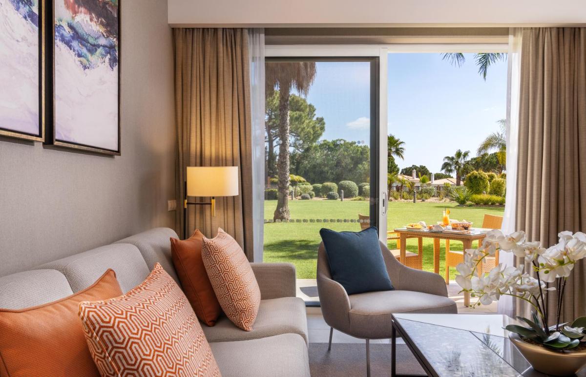 Uma área de estar em Wyndham Grand Algarve