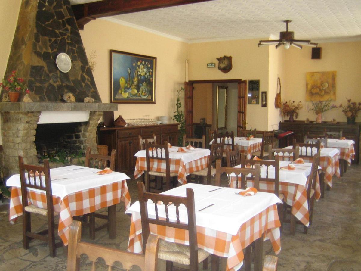 Hostal Los Pinares - Housity
