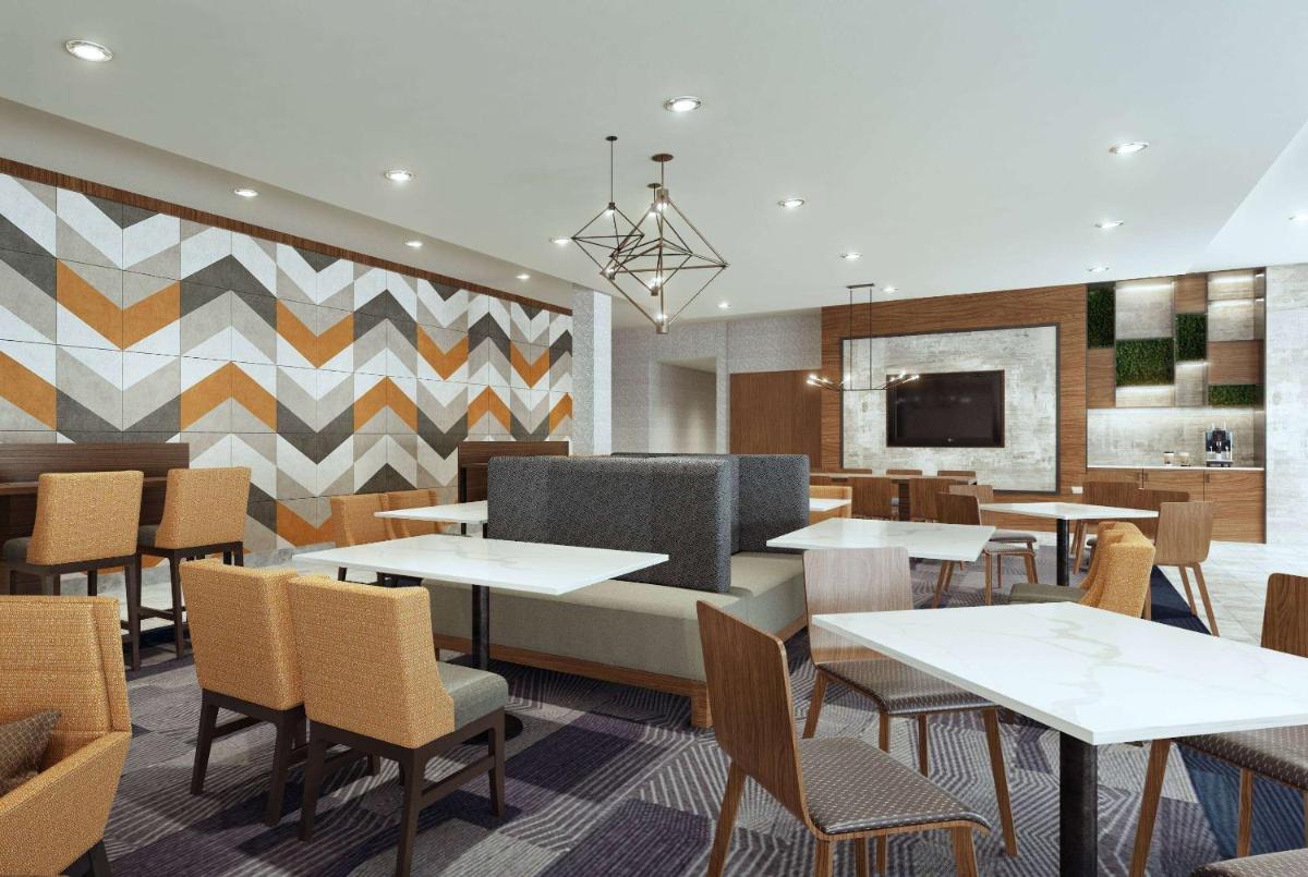 La Quinta Inn & Suites by Wyndham Marysville - Housity