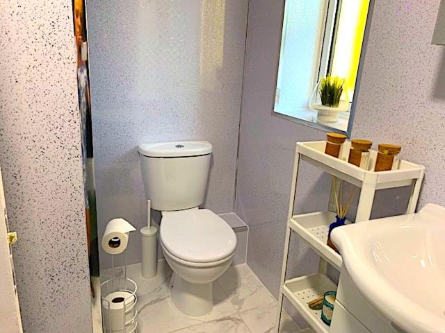 Two bedroom serviced apartment, London - Housity