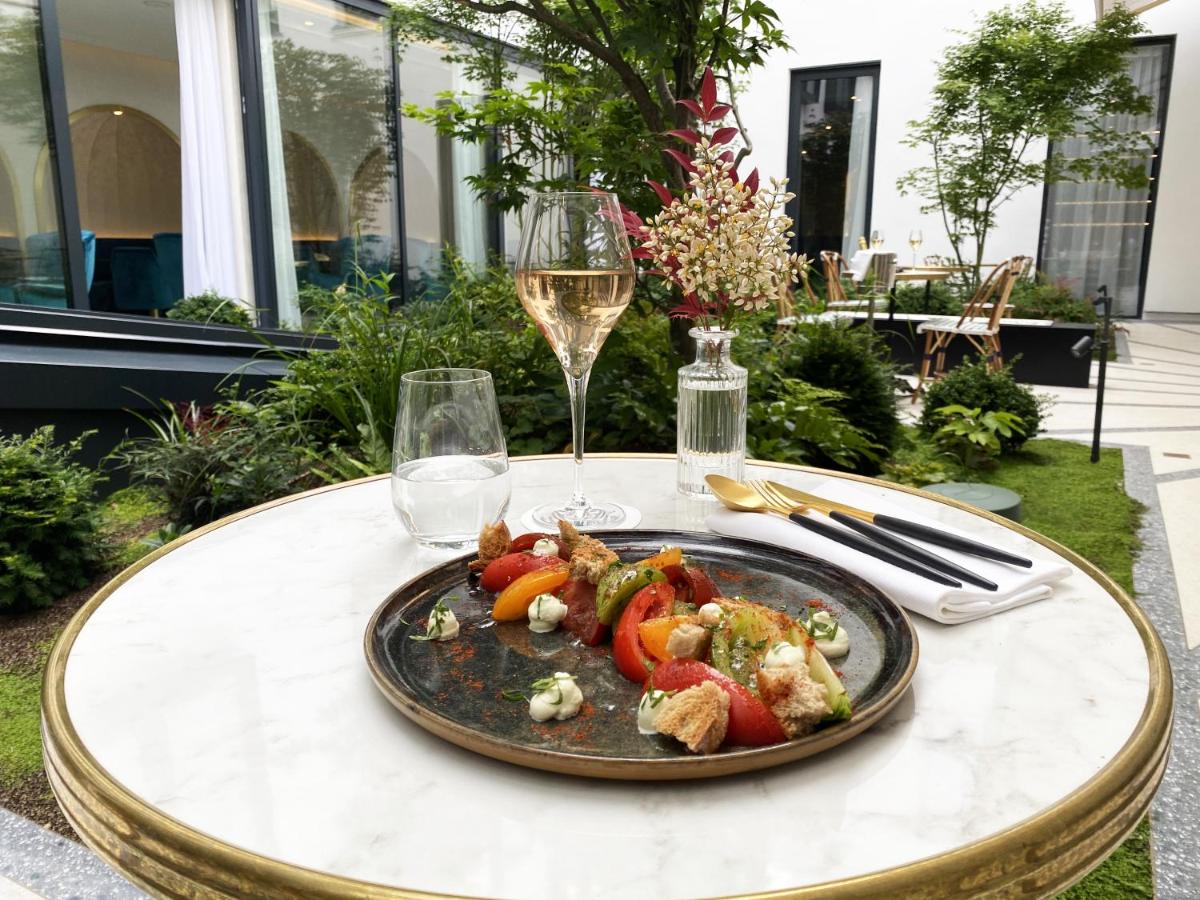 Nourriture dans l'hôtel ou à proximité