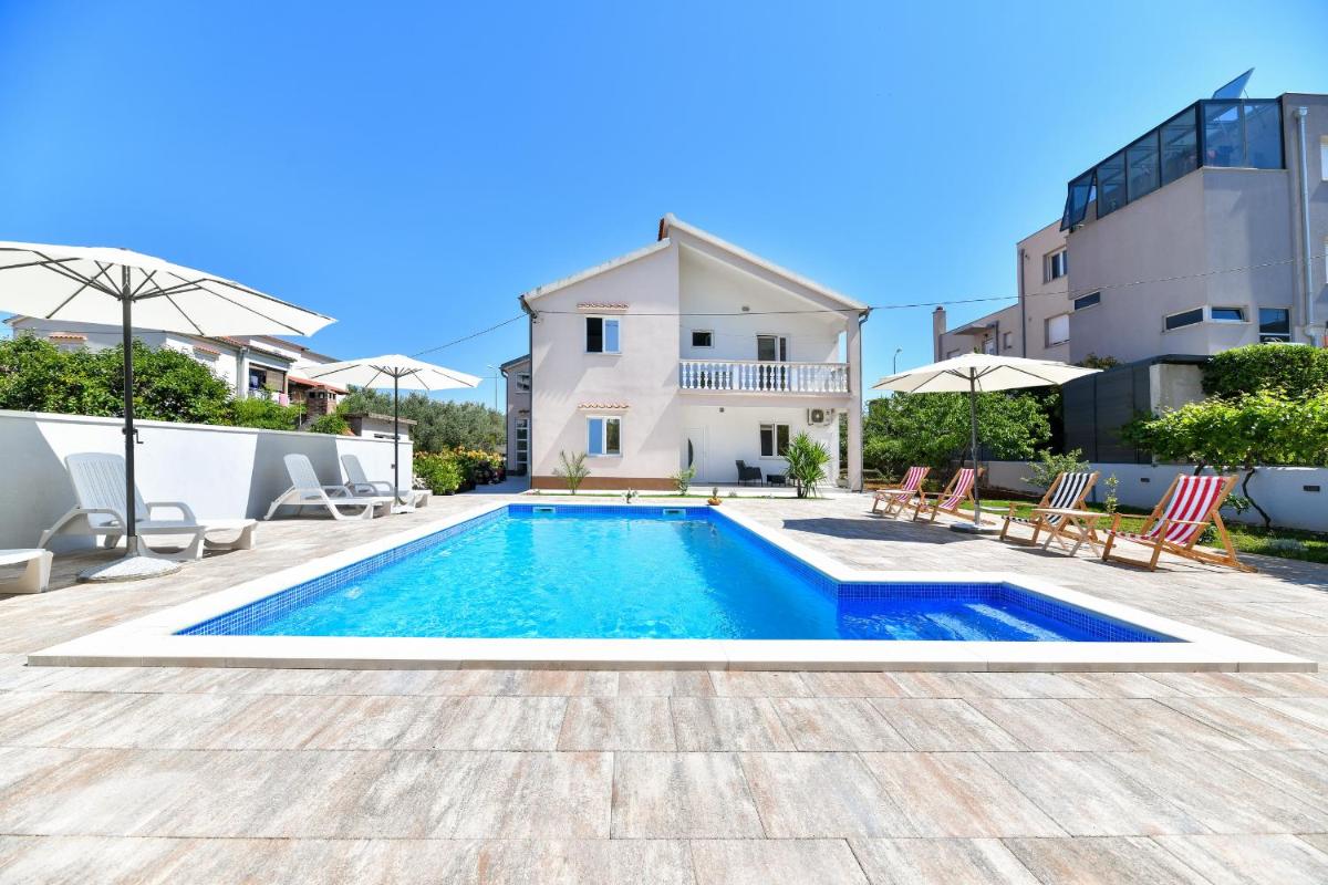 Pool house LUKA - Housity