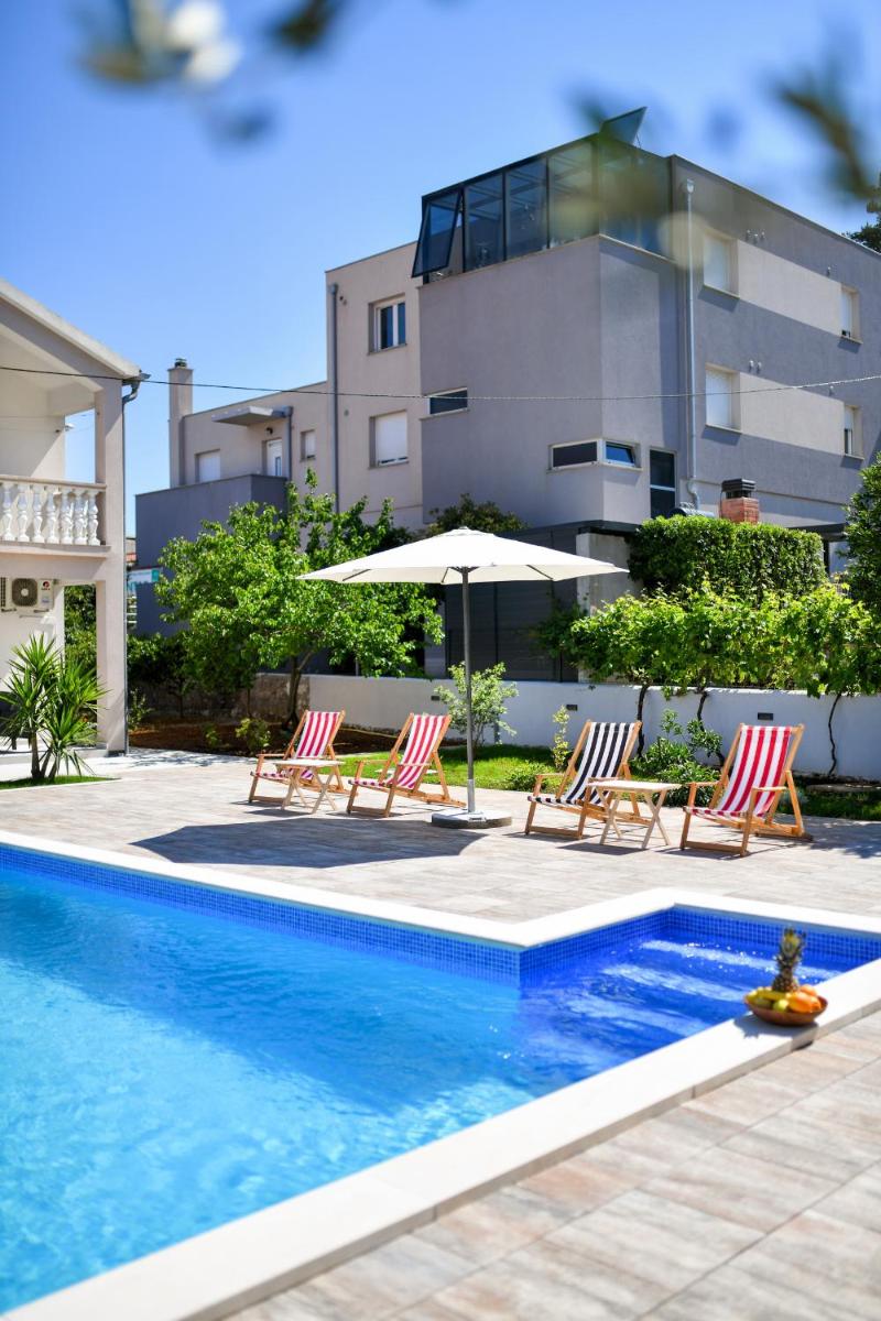 Pool house LUKA - Housity