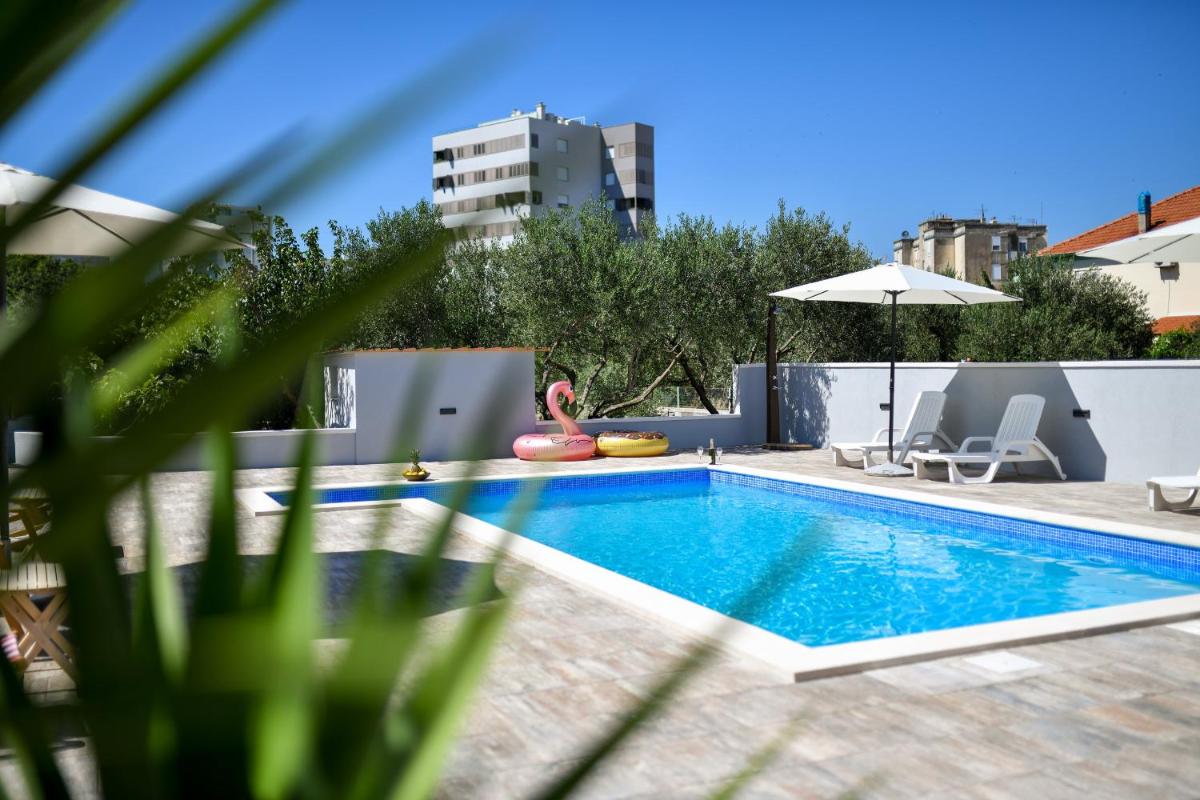 Pool house LUKA - Housity