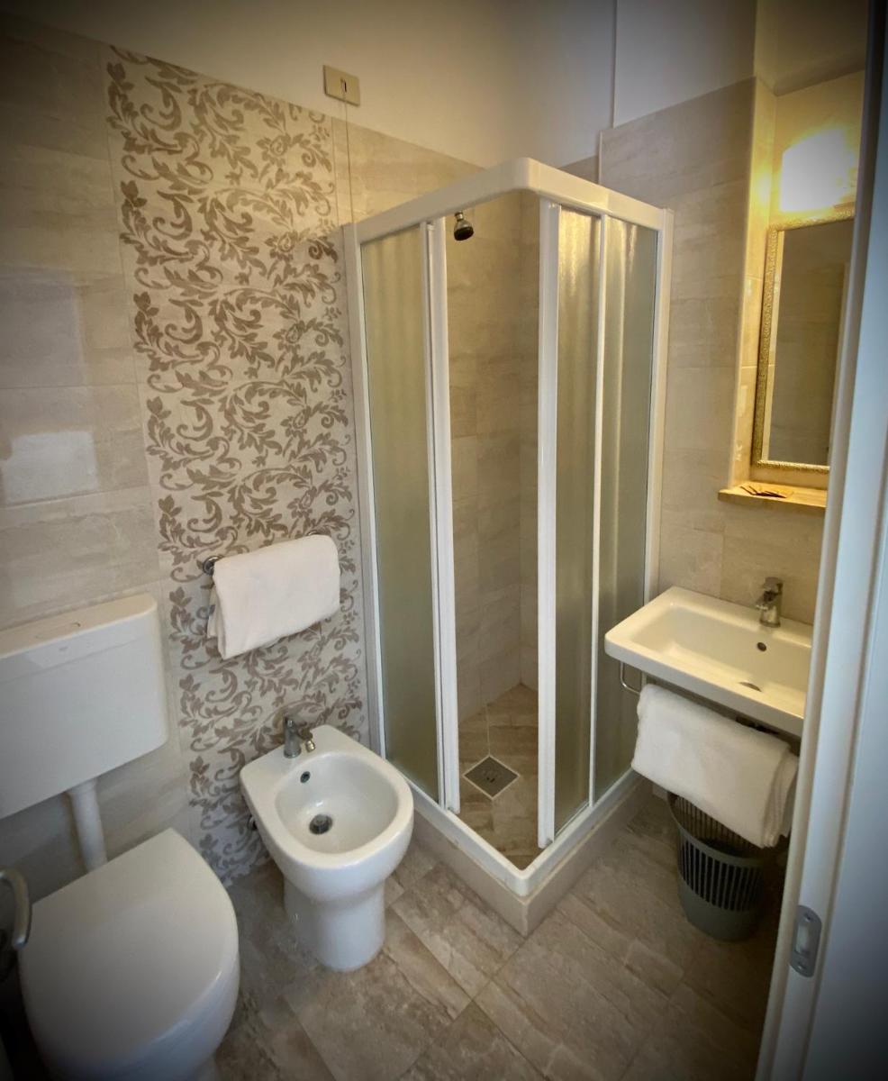 HOTEL D'ANNUNZIO - Housity