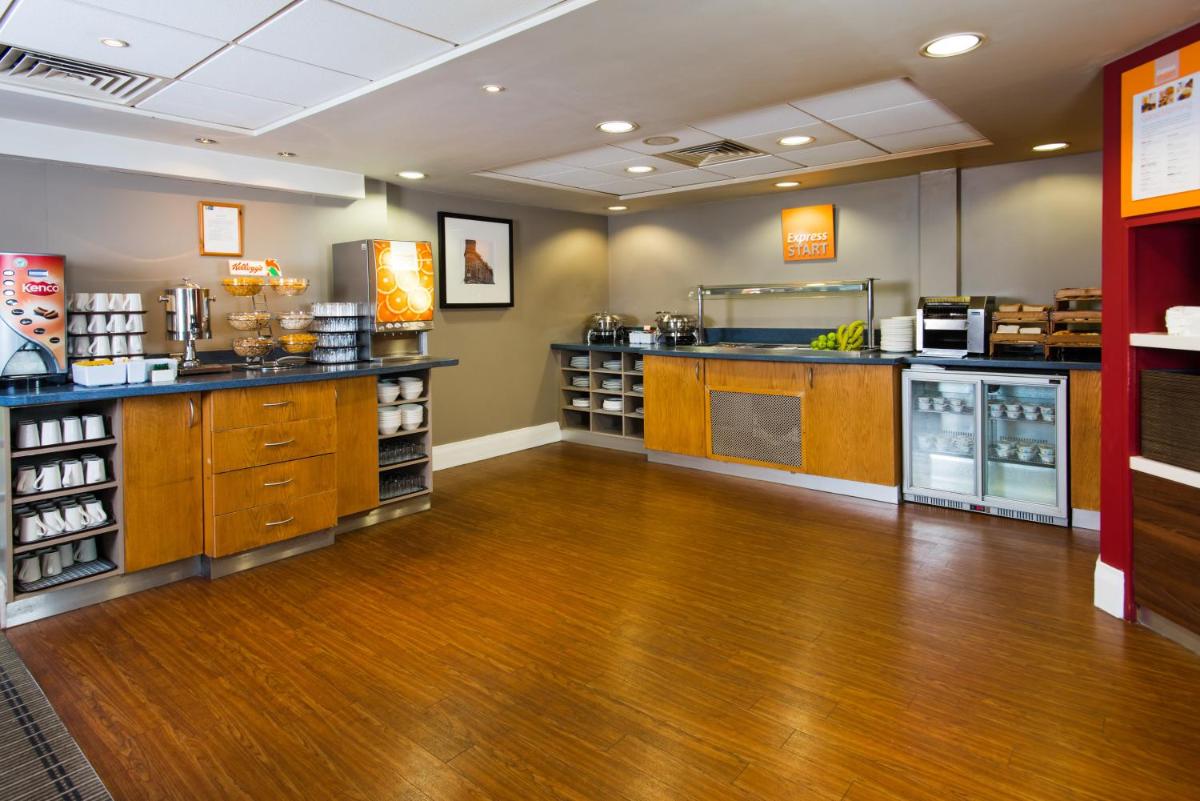 Holiday Inn Express Swansea East, an IHG Hotel - Housity
