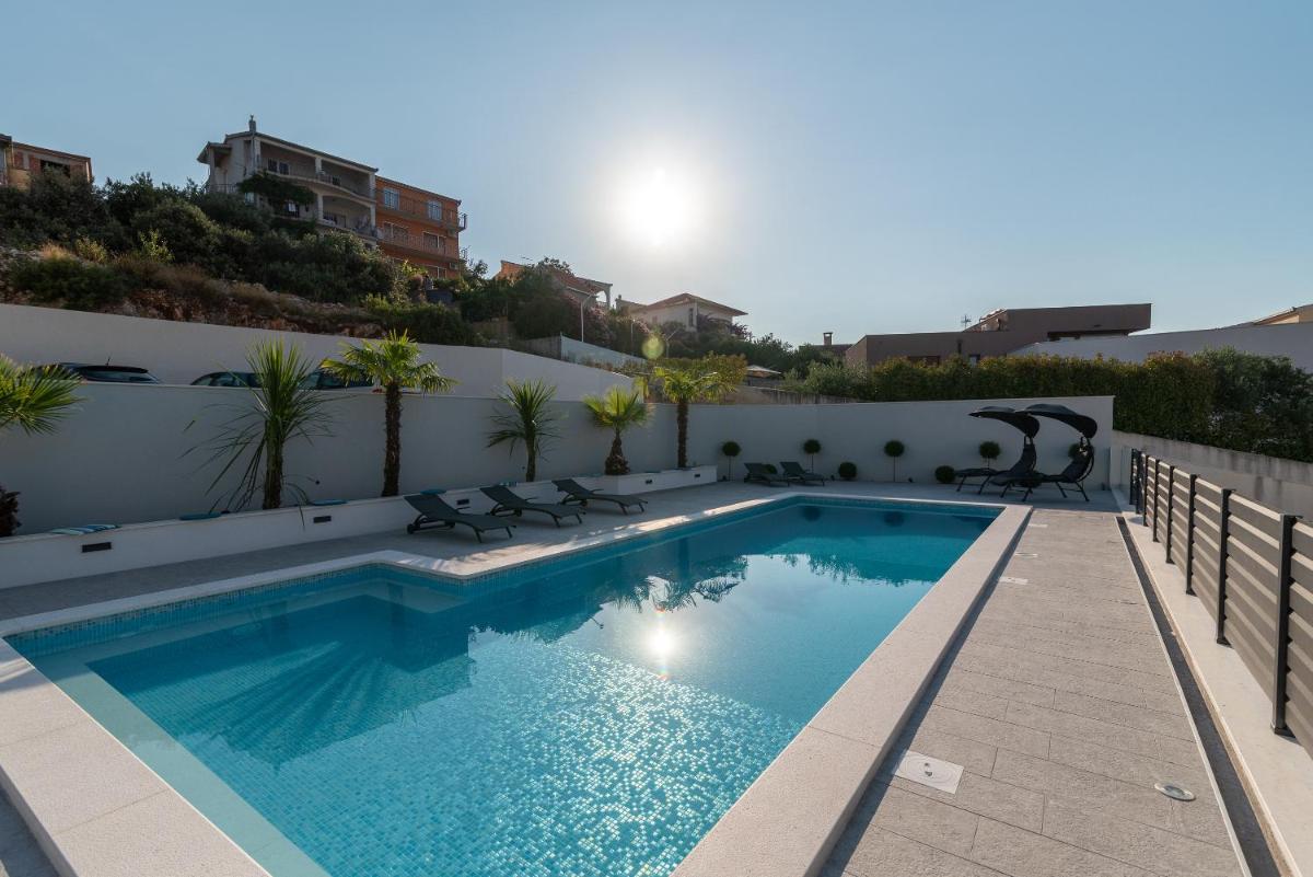 Apartments Vrania - Housity