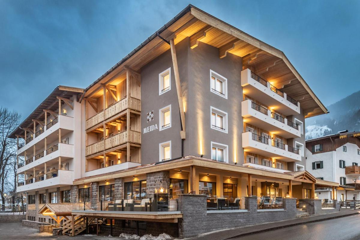 Hotel Meida - Housity
