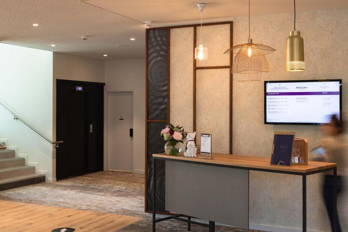 Hall ou réception de l'établissement Mercure Aix-les-Bains Domaine de Marlioz Hôtel & Spa