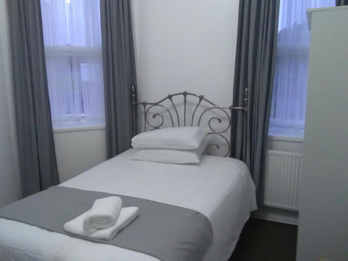 Newcastle West Hotel & Bar - Housity