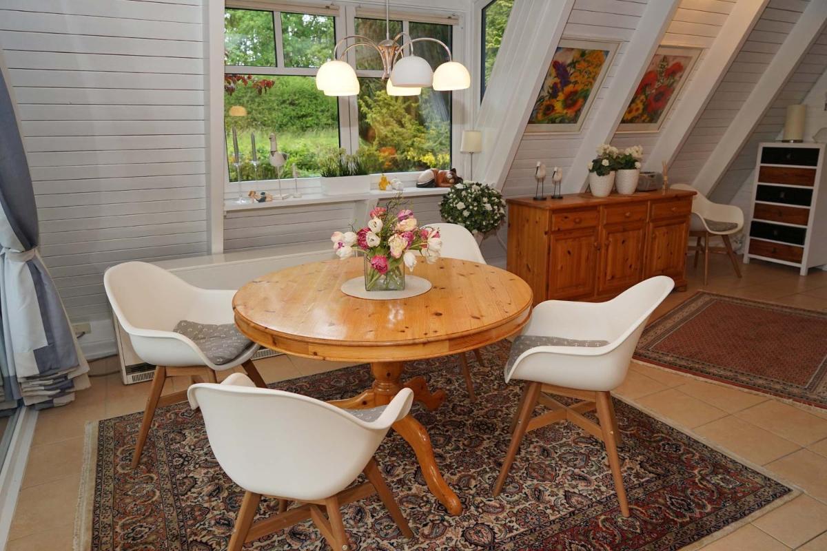 Zeltdachhaus fuer die ganze Familie - Housity