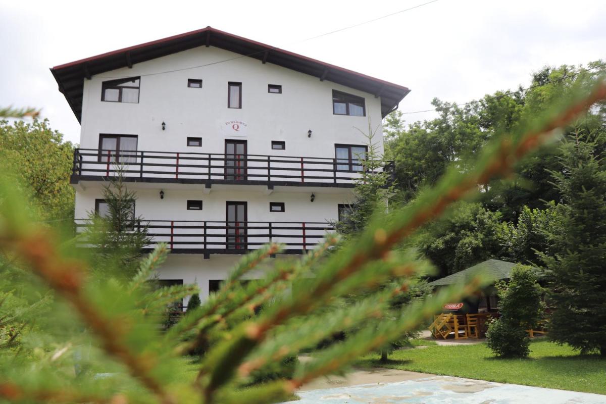 Pensiunea Q - Housity