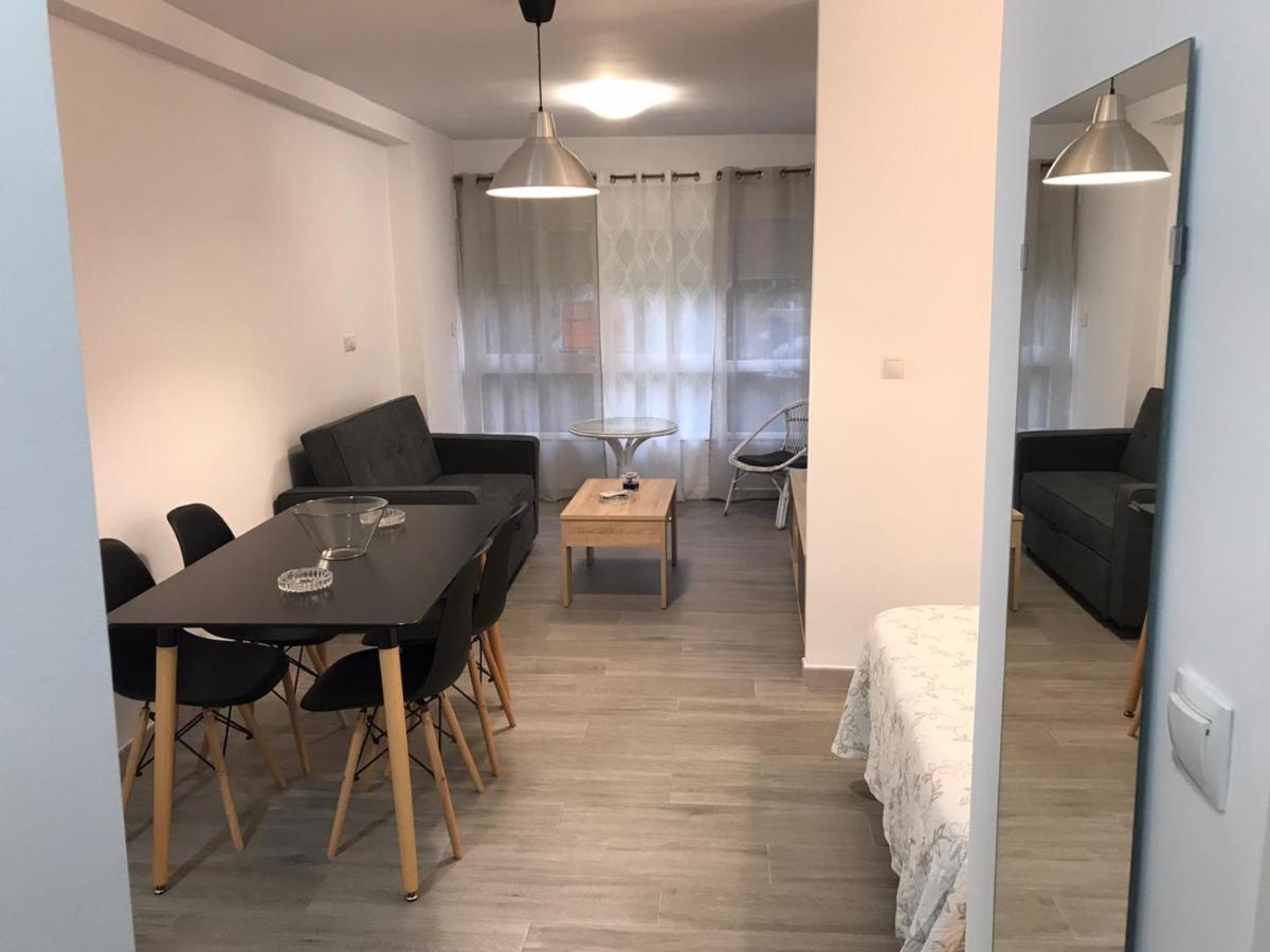 Apartamentos Centro Internacional Algarrobo-Costa - Housity