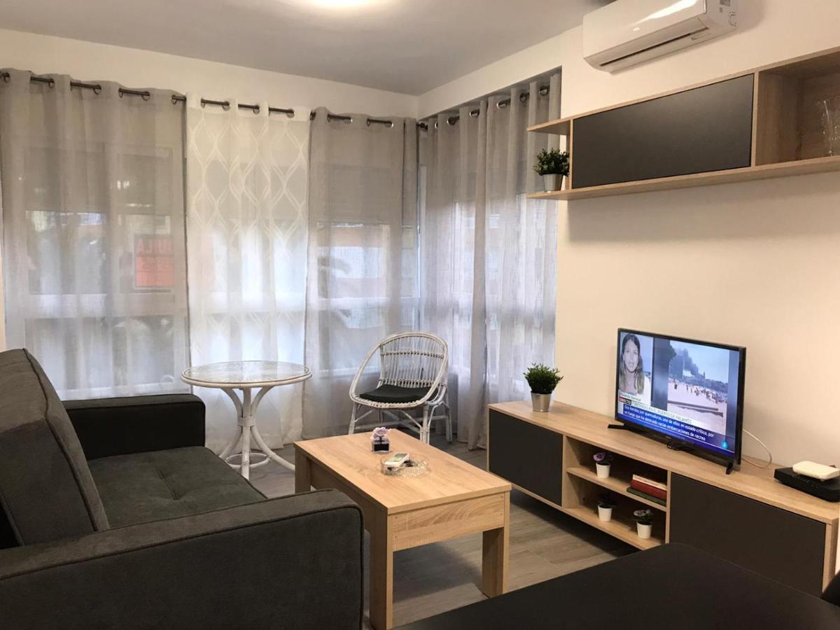 Apartamentos Centro Internacional Algarrobo-Costa - Housity